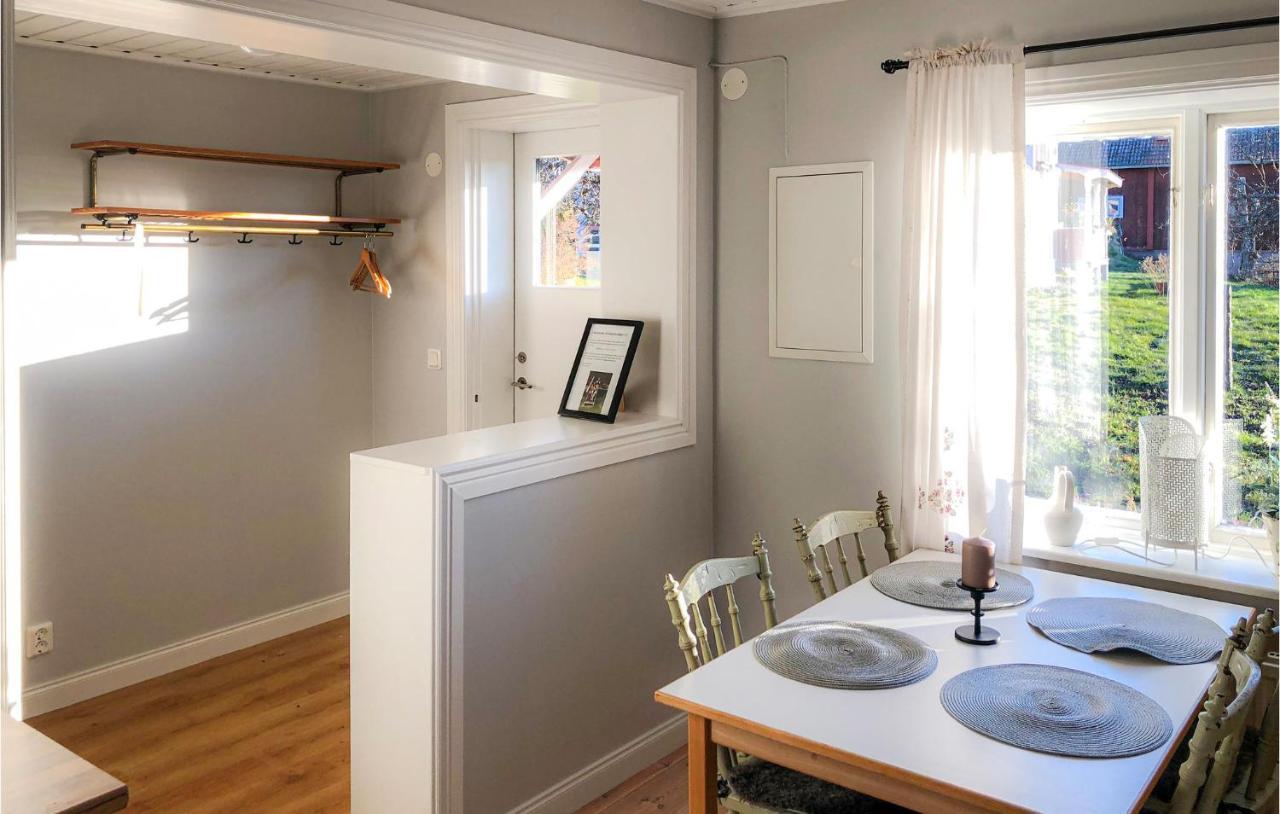 Cozy Home In Raettvik With Kitchen Kültér fotó