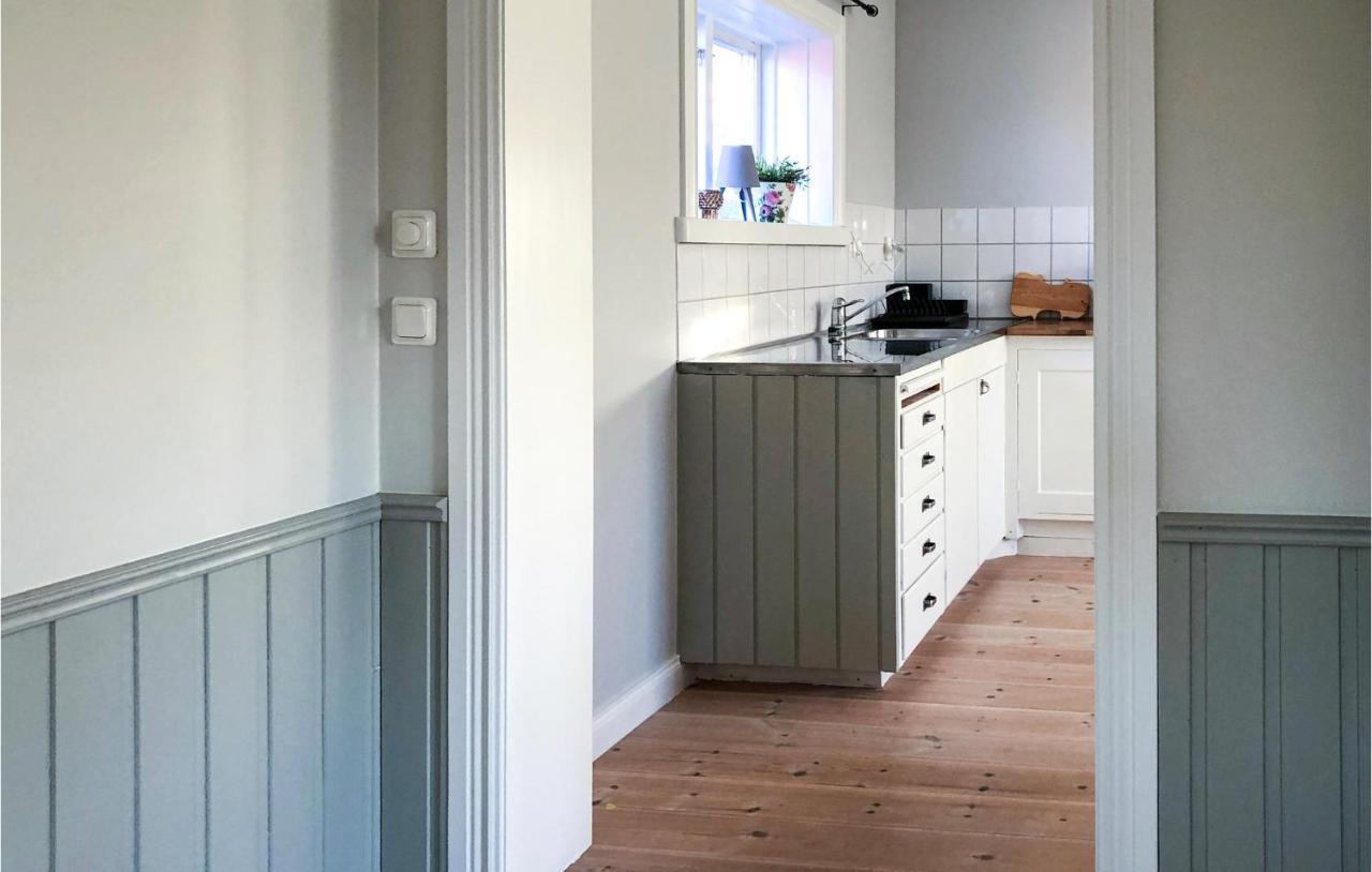 Cozy Home In Raettvik With Kitchen Kültér fotó